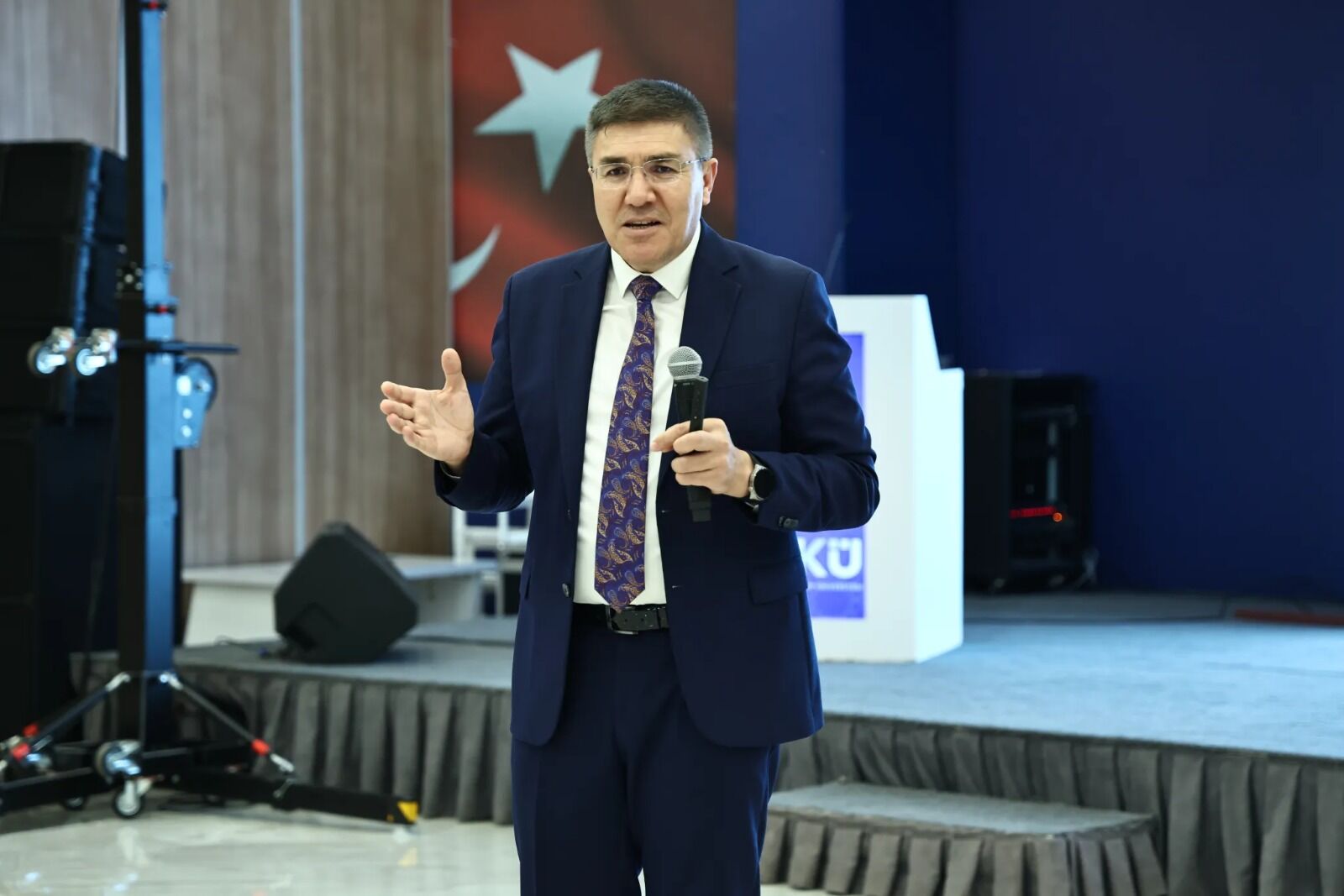 Makü Rektörü